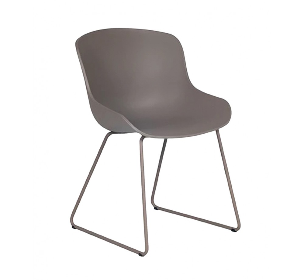 Globe-S sled chair by Papatya | Avant Garde