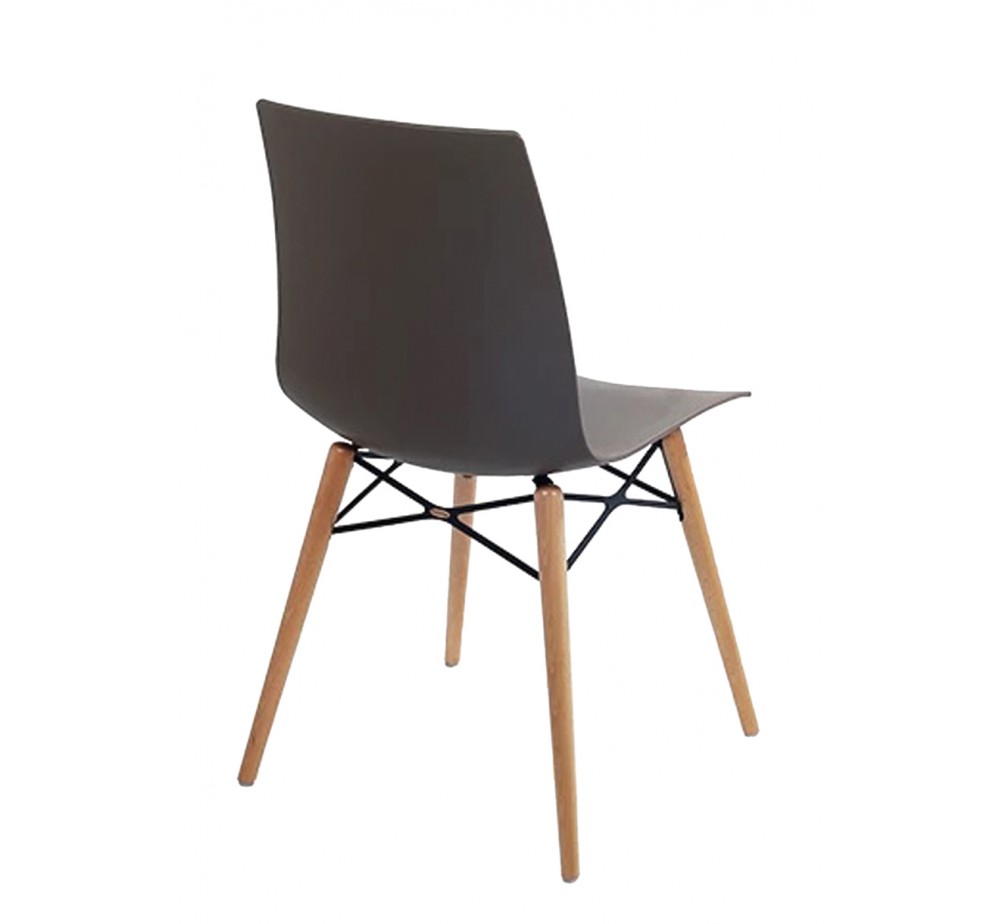 X-treme S Wox Pro chair with beech legs by Papatya | Avant Garde