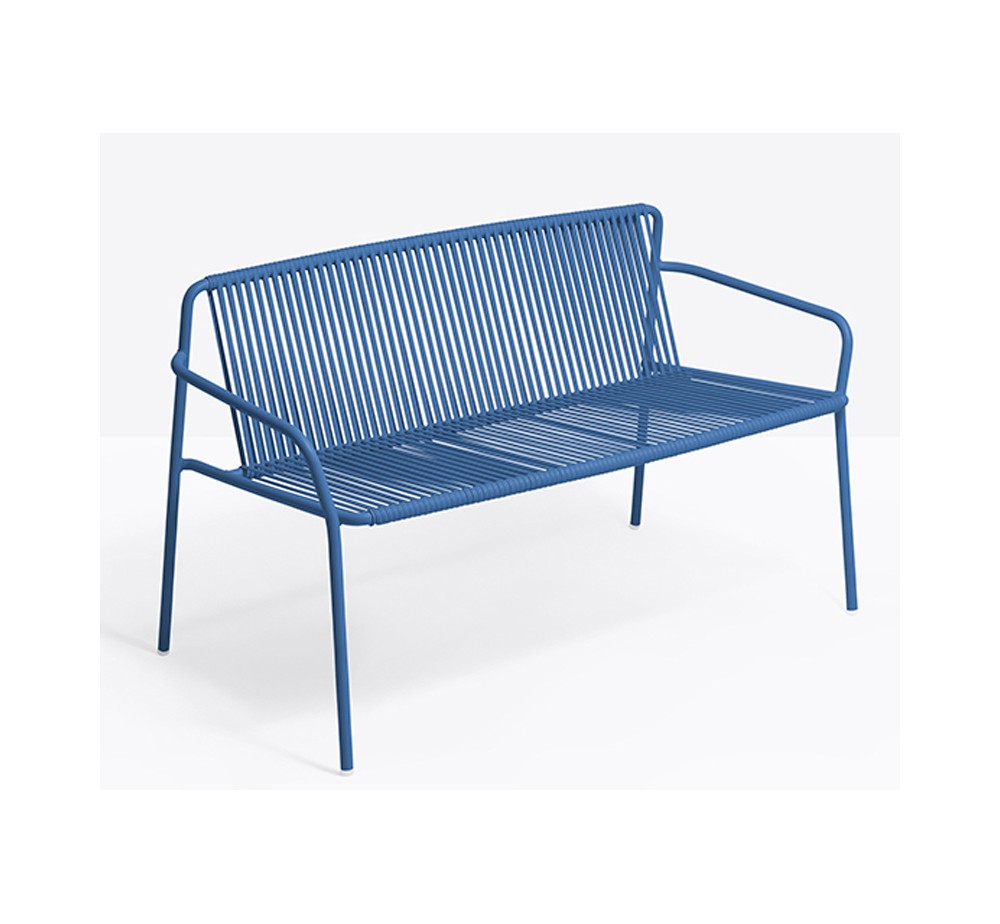 Tribeca 3666 metal sofa by Pedrali | Avant Garde design