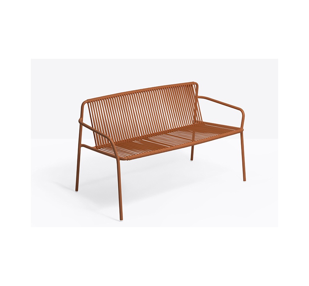 Tribeca καναπές μεταλλικός της Pedrali | Avant Garde design