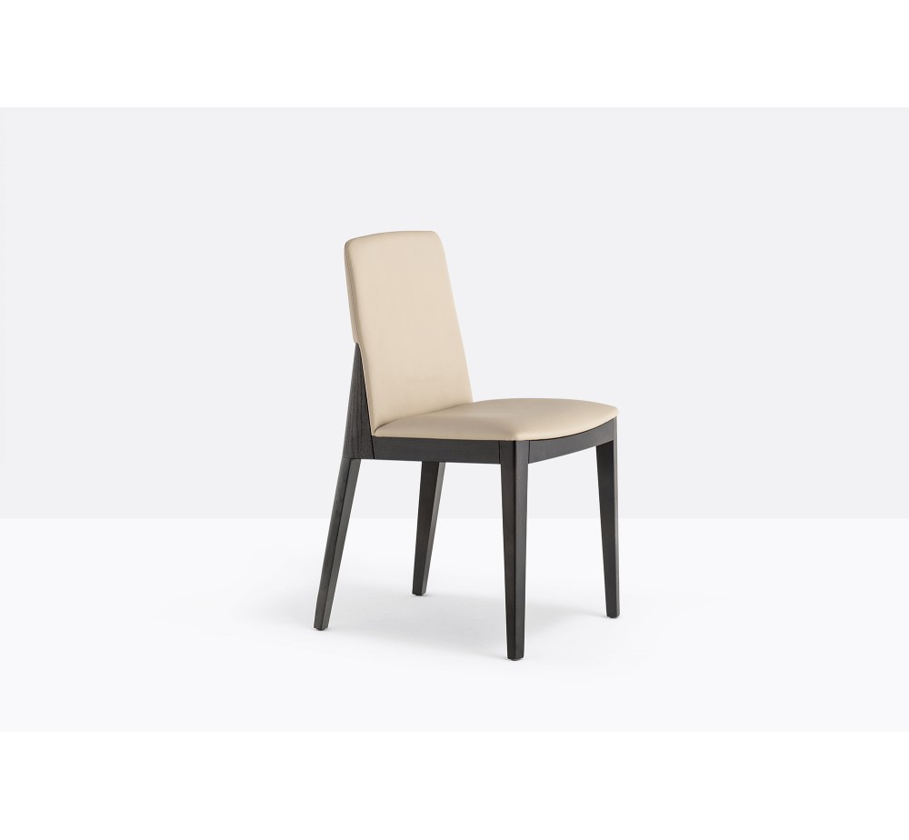 Allure 735 chair by Pedrali | Avant Garde
