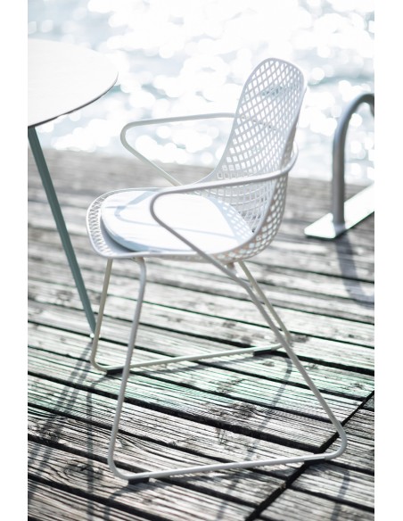 Ramatuelle armchair by Grosfillex | Avant Garde exclusive agent