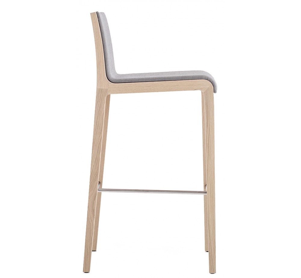 Young 428 bar stool by Pedrali | Avant Garde