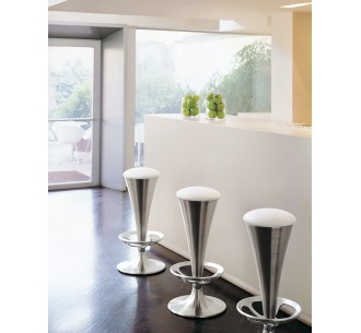 Dream 4816 metal bar stool by Pedrali | Avant Garde