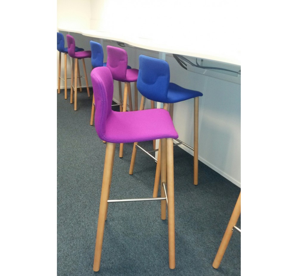 Slot 78/68 BL Upholstered bar stool by Gaber | Avant Garde