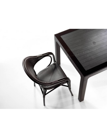 Defence 90 table with glass by Novussi | Avant Garde