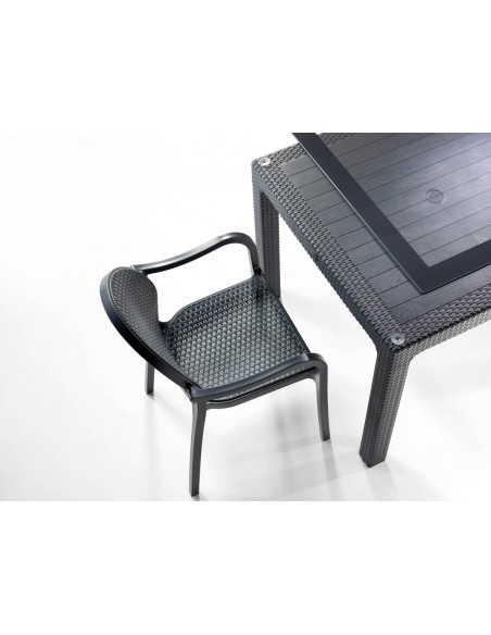 Defence 90 table with glass by Novussi | Avant Garde