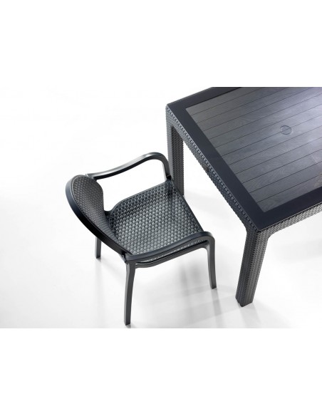 Defence 90 table with glass by Novussi | Avant Garde
