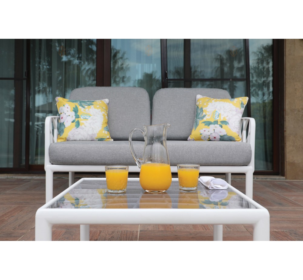 Garda 2seater sofaby Novussi | Avant Garde