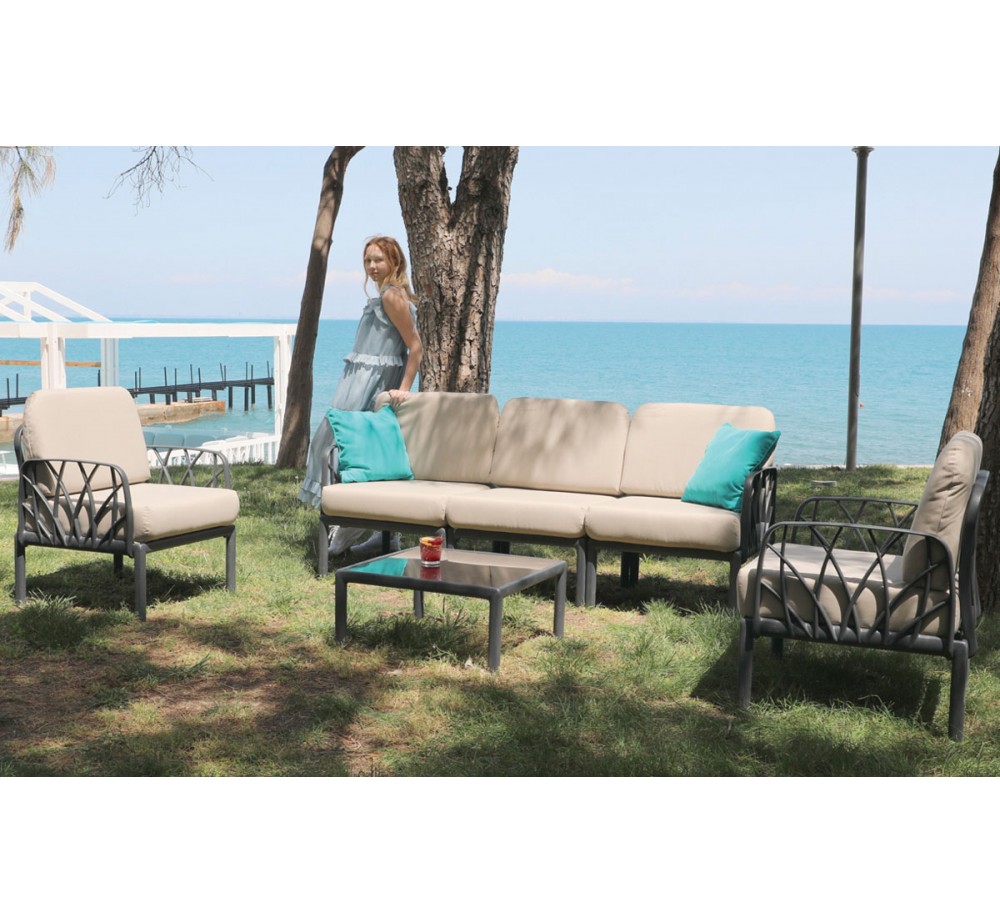 Garda 3seater sofa by Novussi | Avant Garde