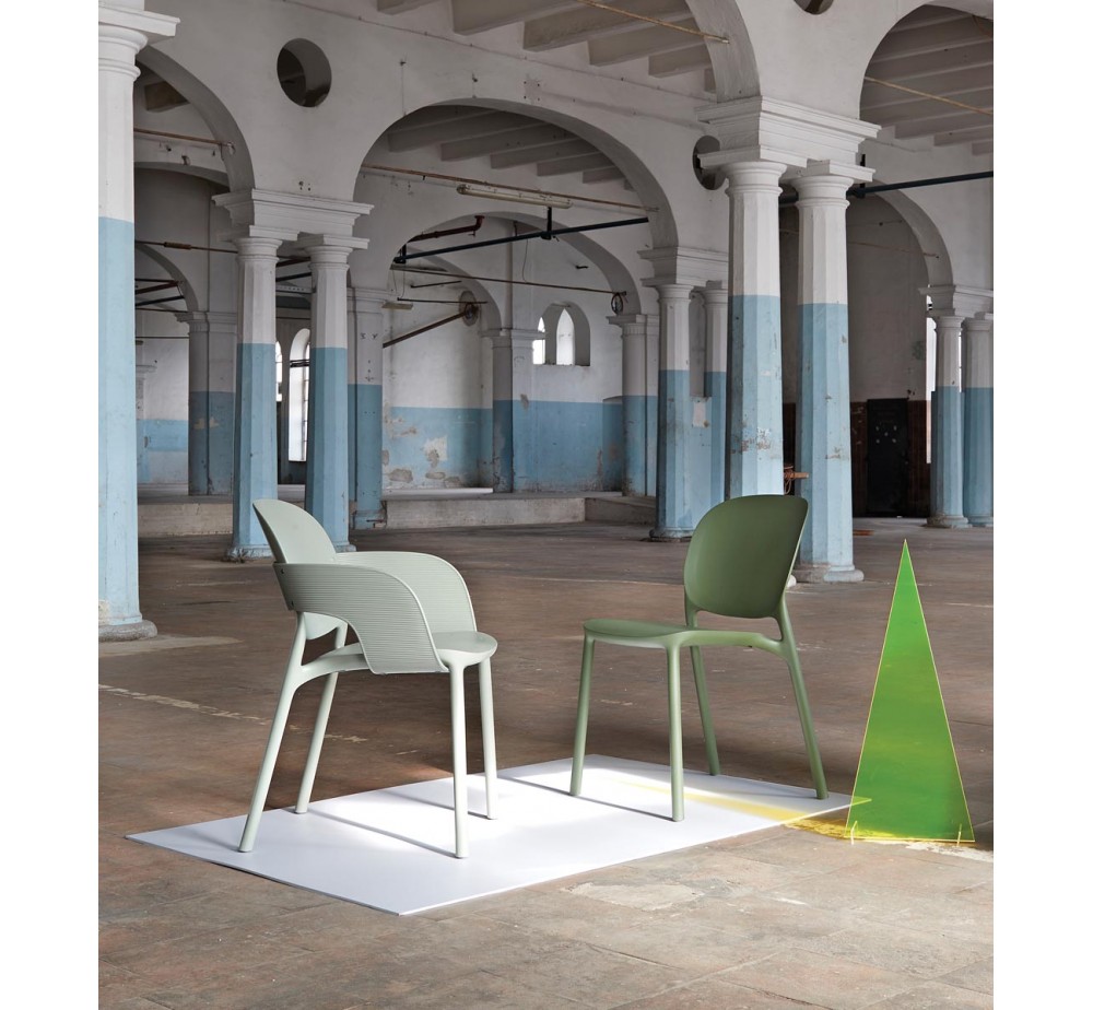 Hug art.2380 chair by SCAB | Avant Garde