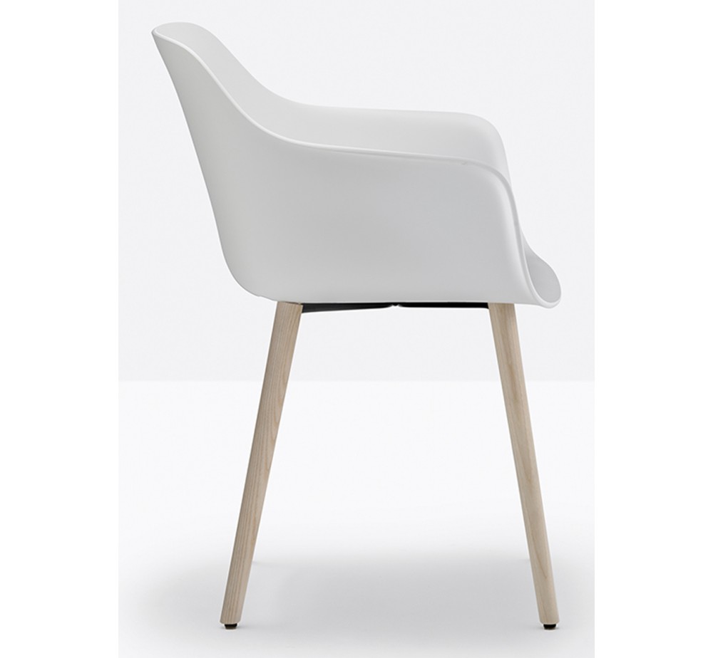 Babila XL 2754 armchair by Pedrali | Avant Garde