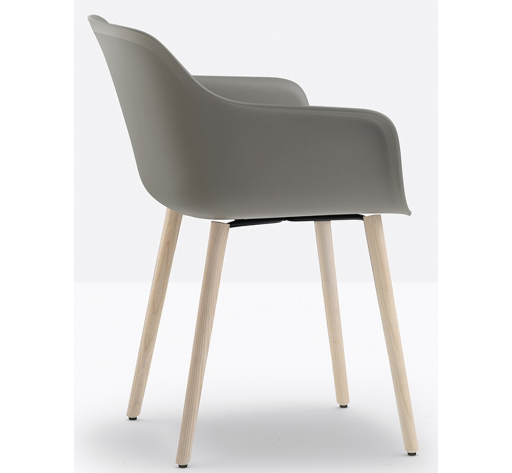 Babila XL 2754 armchair by Pedrali | Avant Garde