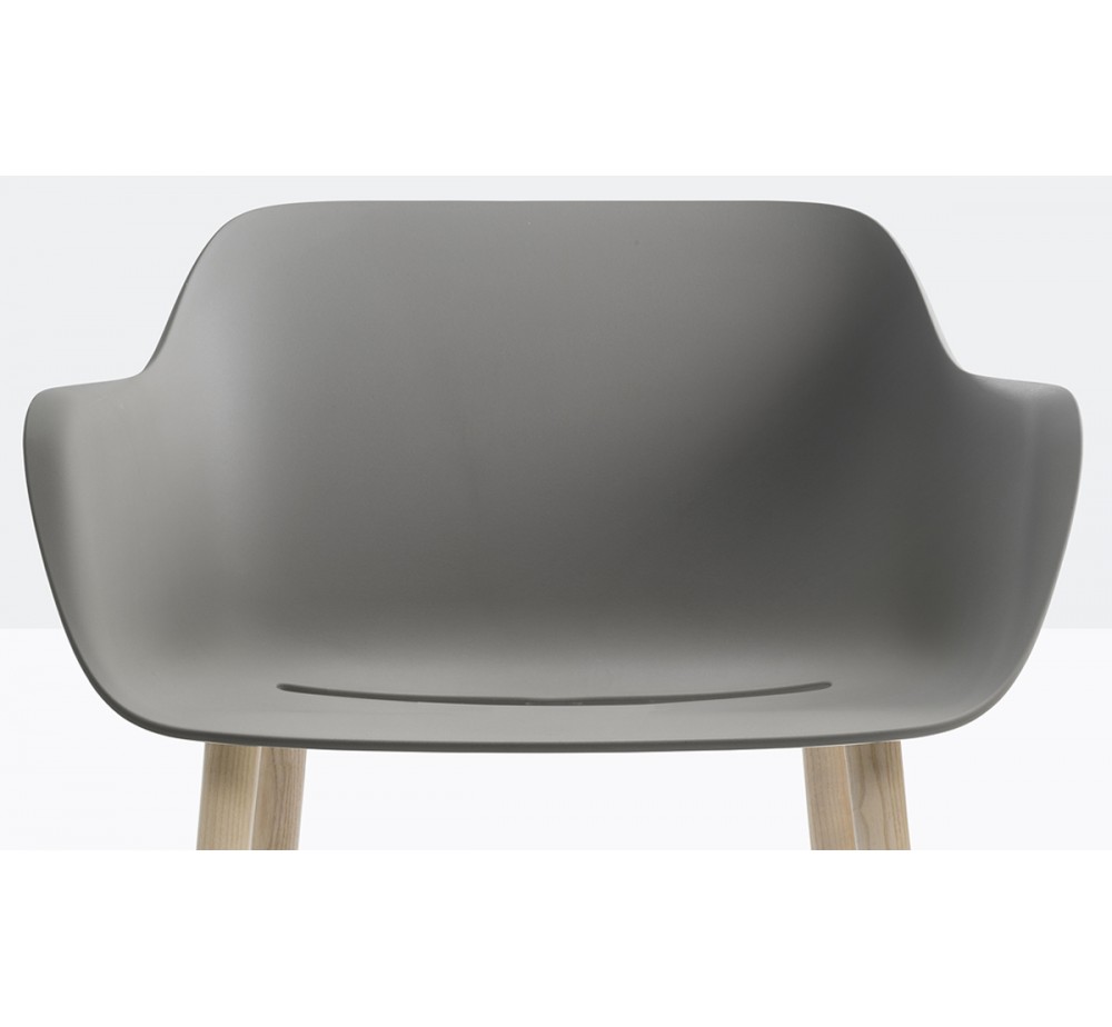 Babila XL 2754 πολυθρόνα της Pedrali | Avant Garde