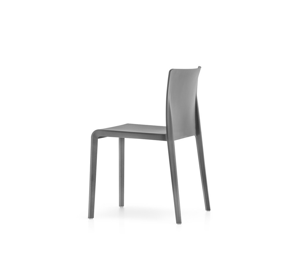 Volt 670 chair