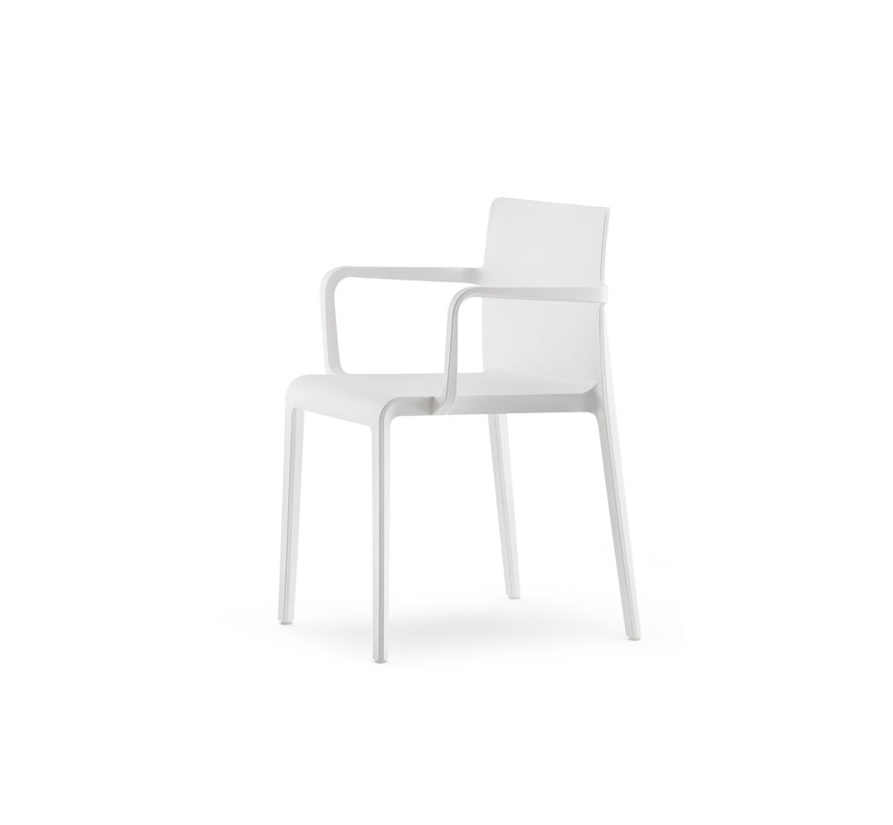 Volt 675 armchair by Pedrali | Avant Garde