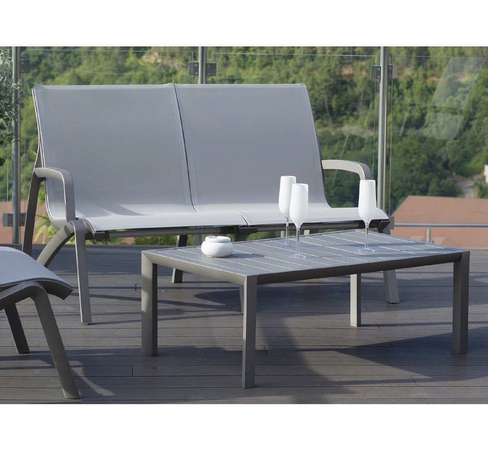 Sunset sofa with armrests by Grosfillex | Avant Garde -exclusive agent