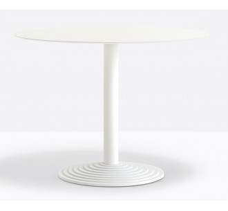 Step 4630 table base with adjustable feet