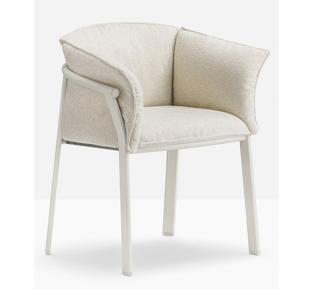 Lamorisse 3685 armchair by Pedrali | Avant Garde