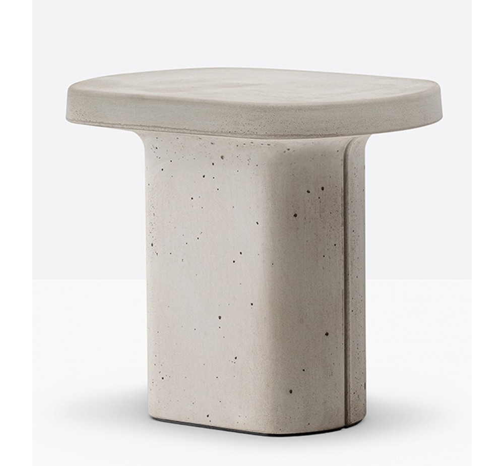Caementum side table της Pedrali | Avant Garde
