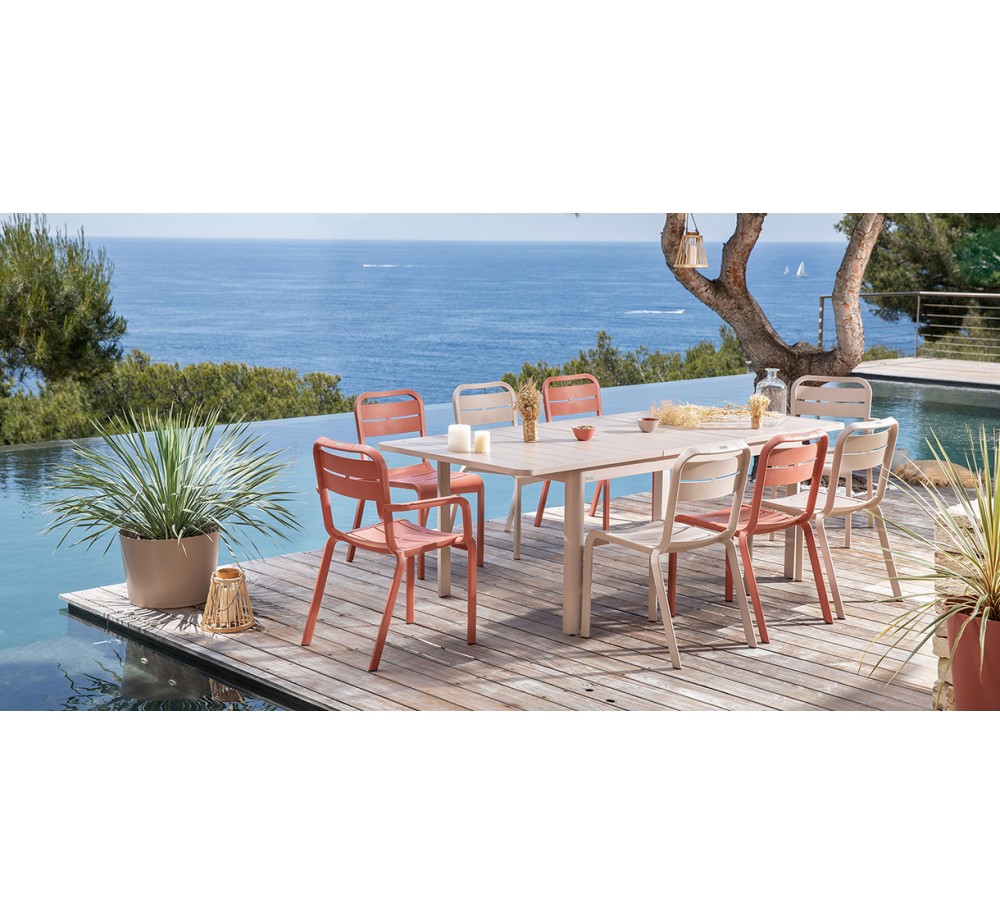 CANNES expandable table by Grosfillex - 2 years guarantee | Avant Garde